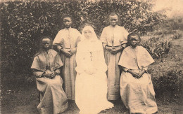 CONGO BELGE - Première Sœurs Indigènes à Baudouinville - Animé - Carte Postale Ancienne - Belgisch-Kongo