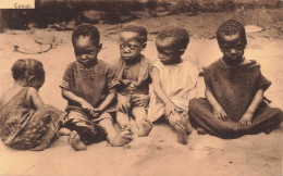 CONGO BELGE - Groupe D'enfants Dans Le Sable - Animé - Carte Postale Ancienne - Belgisch-Kongo