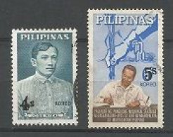 PHILIPPINES N° 667 + N° 668 OBLITERE - Filipinas