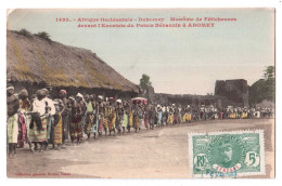 Dahomey - Monôme De Féticheuses Devant L'enceinte Du Palais Béhanzin à Abomey - édit. Fortier 1495 + Verso - Dahomey