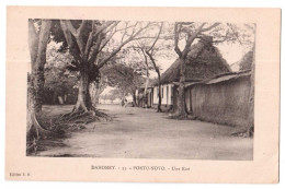 Dahomey - Porto-Novo - Une Rue - édit. E.R. 33 + Verso - Dahomey