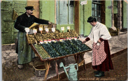 CPA - SELECTION -   MARSEILLE  -  Marchand De Coquillages. - Artesanos