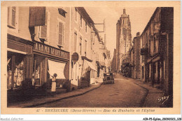 AIRP5-EGLISE-0508 - Bressuire - Rue De Huchette Et L'église - Eglises Et Cathédrales