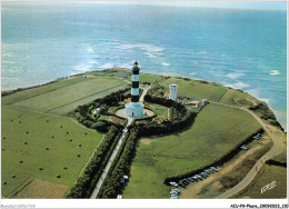 AIUP9-0854 - PHARE - Quand La Mouette Plane Au-dessus De L'ile D'oléron - Le Phare De Chassiron - Lighthouses