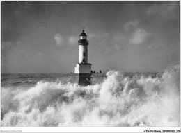 AIUP8-0778 - PHARE - La Mer A Des Aspects Changeants - Lighthouses