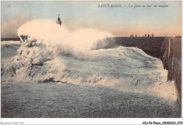 AIUP6-0531 - PHARE - Saint-malo - La Jetée Un Jour De Temepete - Phares