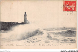 AIUP6-0528 - PHARE - Le Havre - La Jetée Un Jour De Tempete  - Phares