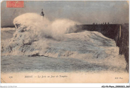 AIUP6-0526 - PHARE - Brest - La Jetée Un Jour De Tempete - Phares