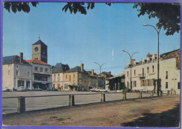 Carte Postale 79. Argenton-Chateau  Hotel De La Croix-Blanche  Coiffeur    Très Beau Plan - Argenton Chateau