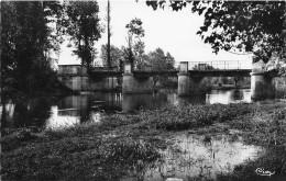 St Lizaigne * Le Pont Sur La Theols , Avenue De La Gare - Andere & Zonder Classificatie