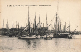 Les Sables D'olonne * Bateaux De Pêche Dans Le Port - Sables D'Olonne