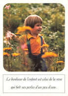 ENFANTS - Le Bonheur De L'enfant Est Celui De La Rose Qui Fait Ses Perles D'un Peu D'eau - Colorisé - Carte Postale - Portretten