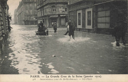 Paris * 7ème * Inondations Janvier 1910 * Sauveteurs Rue Bellechasse * Crue De La Seine Catastrophe - Arrondissement: 07