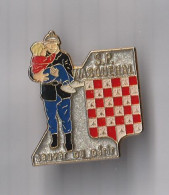 PIN'S THEME POMPIERS SAPEURS DE WASQUEHAL  VILLE DU NORD  TRES RARE - Bomberos