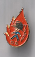 PIN'S THEME POMPIERS  CASERNE DE MIRAMONT  EN LOT ET GARONNE - Firemen