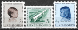 1957 LUXEMBOURG Complete Set Of 3 MLH Stamps (Scott # 326-328) CV $6.50 - Neufs