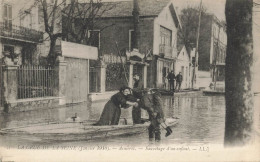 Asnières * Crue De La Seine , Janvier 1910 * Sauvetage D'un Enfant * Barque * Inondation Catastrophe - Asnieres Sur Seine
