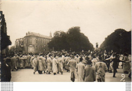 D75  PARIS CARTE PHOTO Monôme D'Etudiants  (4)  ( Sur Deux Des Photos On Voit écrit I.N.A Sur Les Blou - Onderwijs, Scholen En Universiteiten