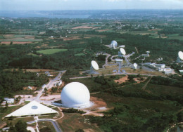 - 22 - PLEUMEUR BOUDOU. - Le Musée, Le Radôme, Et Le Centre De Télécommunications Par Satellite. Vue Aérienne - - Pleumeur-Bodou