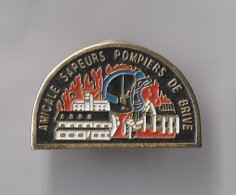 PIN'S   THEME POMPIERS  SAPEURS POMPIERS DE BRIVE  AMICALE DES SAPEURS PÖMPIERS - Feuerwehr