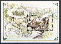 B0553 1998 Sierra Leone Fauna Caring For Animals Scouting 1Bl Mnh - Neufs