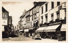 Beauvais * La Rue St Pierre * Café Français Billard * Automobile Voiture Ancienne - Beauvais