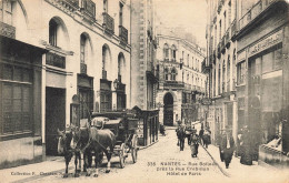 Nantes * Rue Boileau Près La Rue Crébillon , Hôtel De Paris * Commerces Magasins Attelage - Nantes