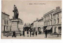 JONZAC * CHARENTES MARITIMES * PLACE DE LA REPUBLIQUE * CHATEAU * STATUE * Carte N° 7 * Lib. Laroche * Animation - Jonzac