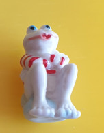 Fève  - Froggies French Symbol - Grenouille Assise Marinière Rouge Et Blanche - Animals