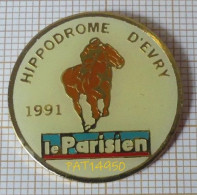 PAT14950 JOURNAL LE PARISIEN HIIPODROME D'EVRY 1991  PRESSE ECRITE PMU COURSES HIPPIQUES CHEVAL - Medien