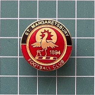 Badge Pin ZN013181 - Football Soccer Calcio England St Margaretsbury Stanstead Abbotts - Football