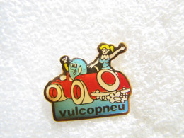 PIN'S     VULCOPNEU   PIN UP - Andere & Zonder Classificatie