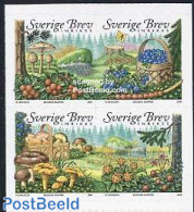 Sweden 2004 Food From Forest 4v [+], Mint NH, Nature - Butterflies - Fruit - Mushrooms - Trees & Forests - Ongebruikt