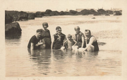 Les Sables Dr'olonne * Carte Photo 1920 * Groupe De Baigneurs & Baigneuses * Homme Femme Enfant - Sables D'Olonne