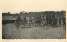 République Centrafricaine / Haute-Sanga / Danse De Femmes Autour Un Gorille Tué / * 507 96 - Centrafricaine (République)