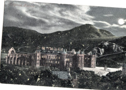 DB32. Antique Postcard.   Holyrood Palace At Night.  Edinburgh. - Midlothian/ Edinburgh