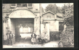 CPA Yerres, Porte De L`ancien Prieuré De L`Abbaye  - Yerres