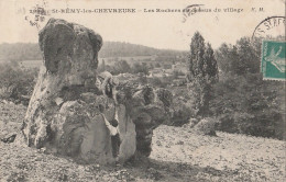 Q17-78) SAINT  REMY LES CHEVREUSE - LES ROCHERS AU DESSUS DU VILLAGE - (ANIMEE  - PERSONNAGES)  - St.-Rémy-lès-Chevreuse