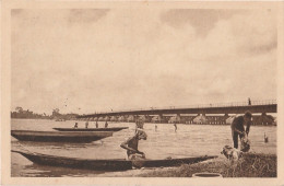 Q18- PORTO NOVO (BENIN) LE PONT SUR LA LAGUNE - (ANIMEE - TRES BELLE AFFRANCHISSEMENT AU DOS - 2 SCANS) - Benín