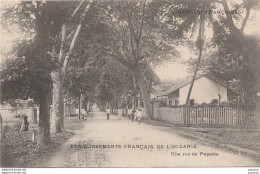 H19- POLYNESIE FRANÇAISE - TAHITI - UNE RUE DE PAPEETE - ETABLISSEMENT FRANCAIS OCEANIE - (ANIMEE - 2 SCANS) - Tahiti