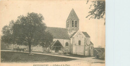 78* MONTCHAUVET   L Eglise Et La Place     RL28,0197 - 1939-44 Iris