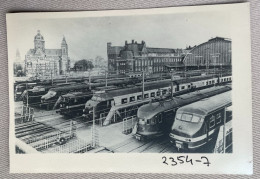 1964 - AMSTERDAM, Centraal Station - 15 X 10 Cm. (REPRO PHOTO! - Zie Beschrijving - Voir Description - See Description)! - Treinen