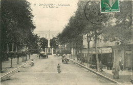 83* DRAGUIGNAN  L Esplanade Et Prefecture       RL31,0894 - Draguignan