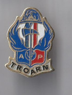 PIN'S THEME SAPEURS POMPIERS DE  TROARN  EN CALVADOS - Bomberos