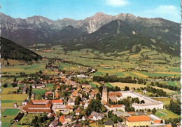 1 AK Österreich / Steiermark * Luftbildaufnahme Von Admont Mit Den Hallermauern Im Hintergrund * - Admont