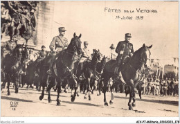 AIVP7-0725 - MILITARIA - FETES DE LA VICTOIRE  - Monuments Aux Morts