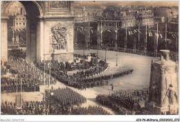 AIVP6-0569 - MILITARIA - LE CENOTAPHE ERIGE SOUS L'ARC DE TRIOMPHE  - Monuments Aux Morts