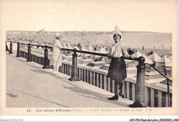 AIYP10-PAYS-DE-LOIRE-0925 - LES SABLES-D'OLONNE - La Jolie Sablaise - Le Remblai - La Plage - Pays De La Loire