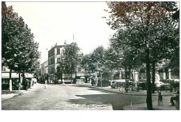 93 .n°39732 . Pré St Gervais. Place De La Mairie.cpsm 14 X 9 Cm . - Le Pre Saint Gervais