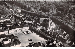 89 .n°110494 .  Villeneuve L Archeveque . Vue Aerienne Sur La Place De L Eglise . Cpsm . - Villeneuve-l'Archevêque